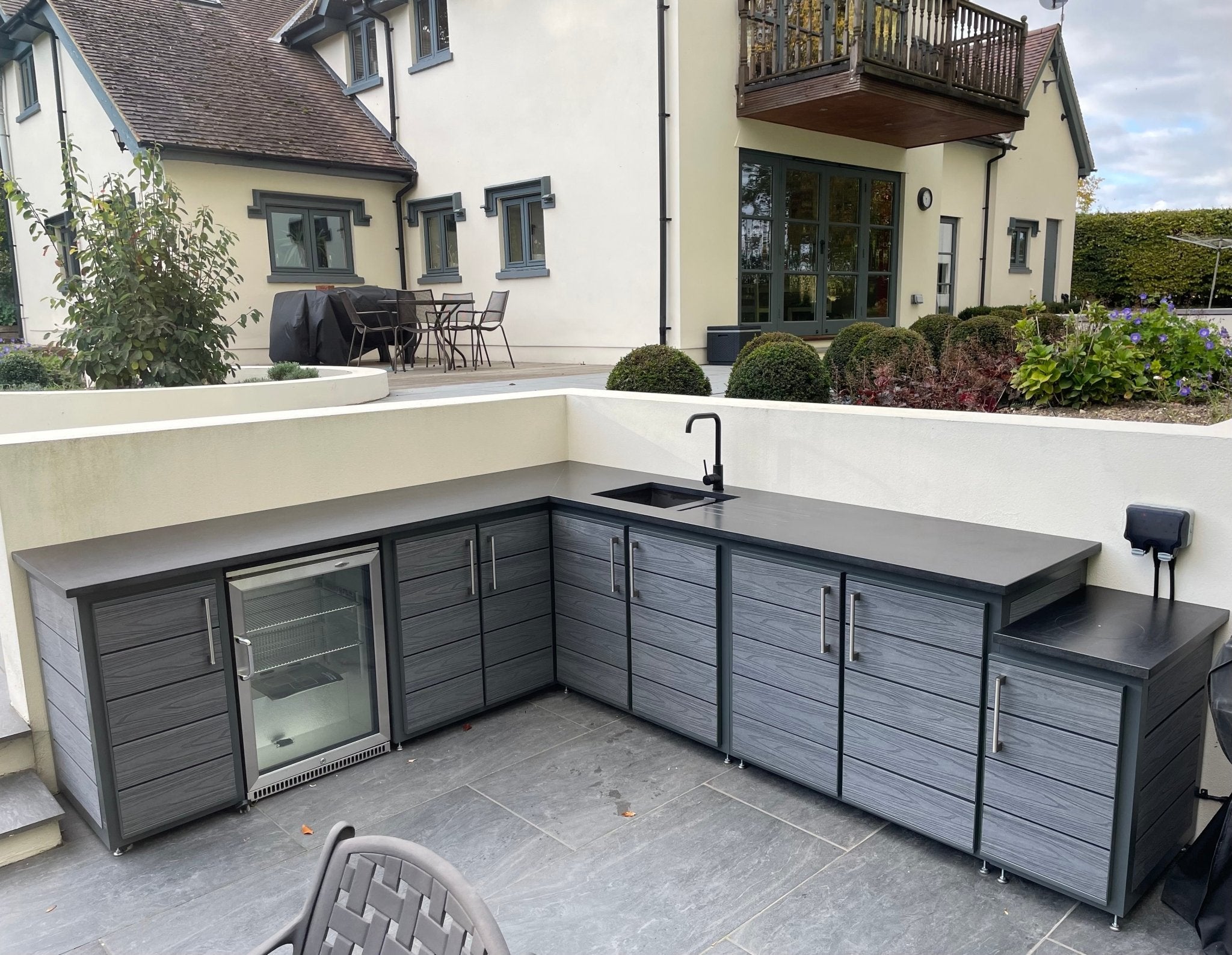 The Contemporary Range - The Outdoor Kitchen Company Ltd
